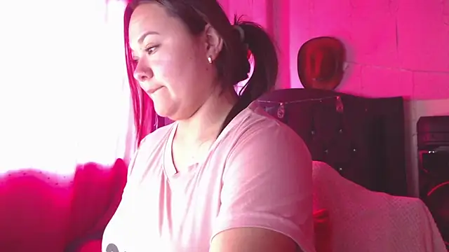 NikkiRous_ webcam
