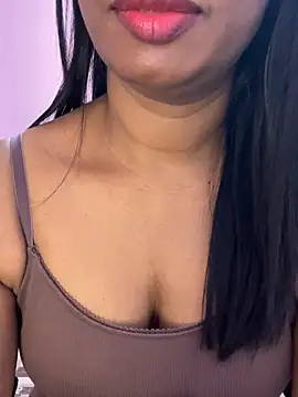 tamil_Aarathi webcam