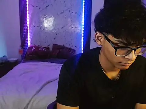 Mr_yisuzz webcam