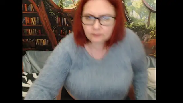 PlayfullMature webcam
