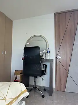 emily-Hornyy webcam