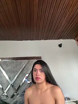 LunaMoore_Pink webcam