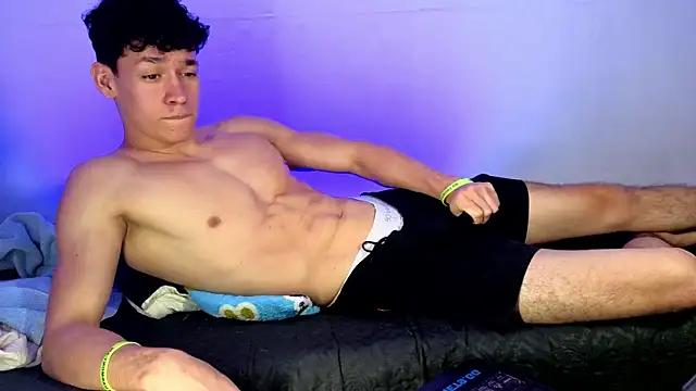 Luke_Muscle webcam