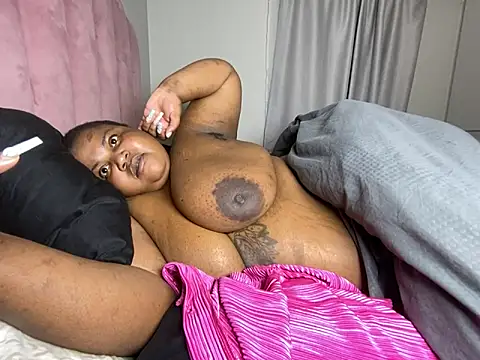 MissLola27 webcam