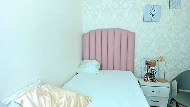 Mindy_Claker webcam