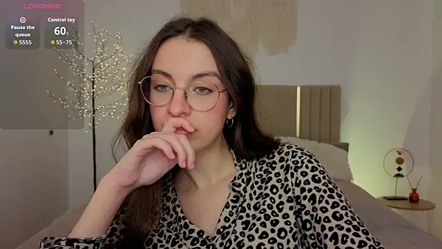 Real_cutie1 webcam