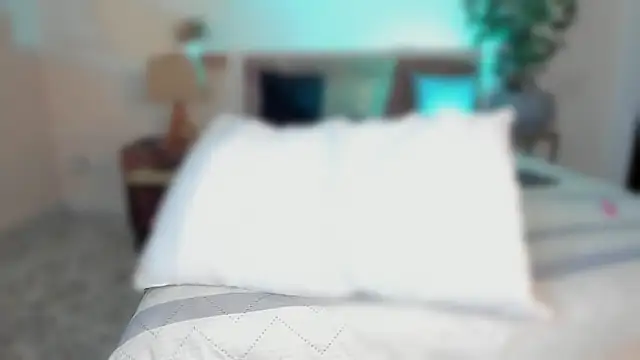 YariRose webcam
