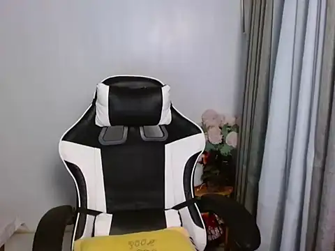 curlyasian_njxx webcam