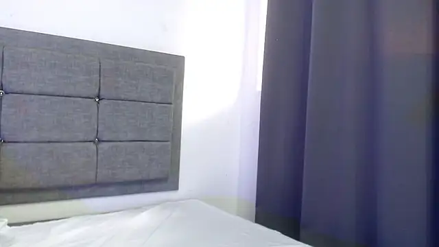 Emily_milfF webcam