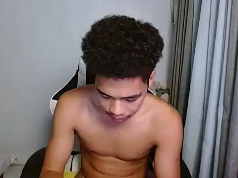 curlyasian_njxx webcam