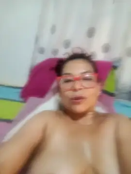 Scarlet_curly8a webcam