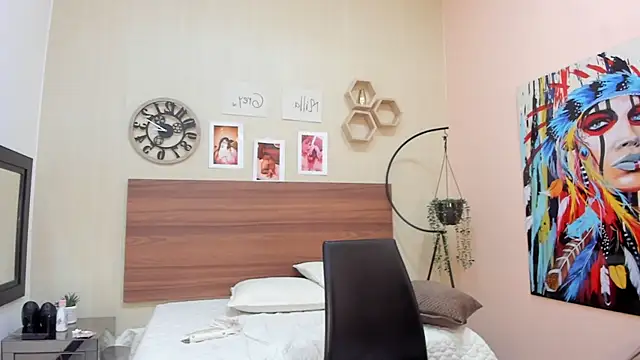 MillaGrey webcam