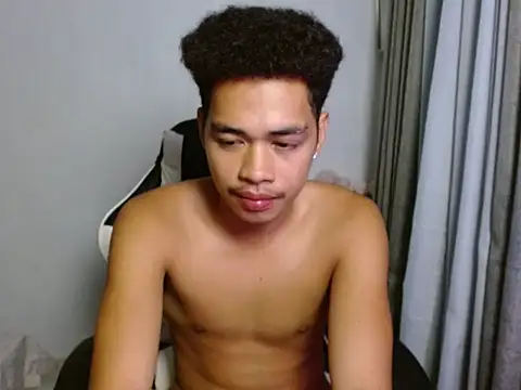 curlyasian_njxx webcam