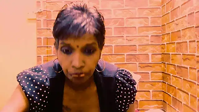 Fuckable_Nasty_MILF webcam