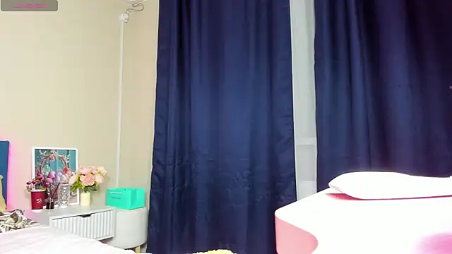 BritneyLix webcam