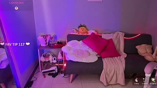 LoaLuxury webcam