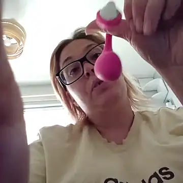 SecretRavenXO webcam