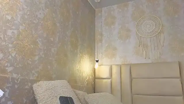 EmilyQueen3x webcam