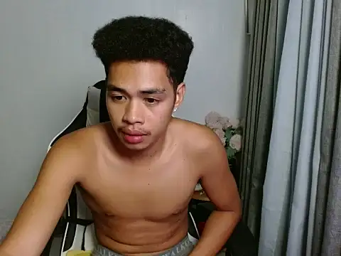 curlyasian_njxx webcam