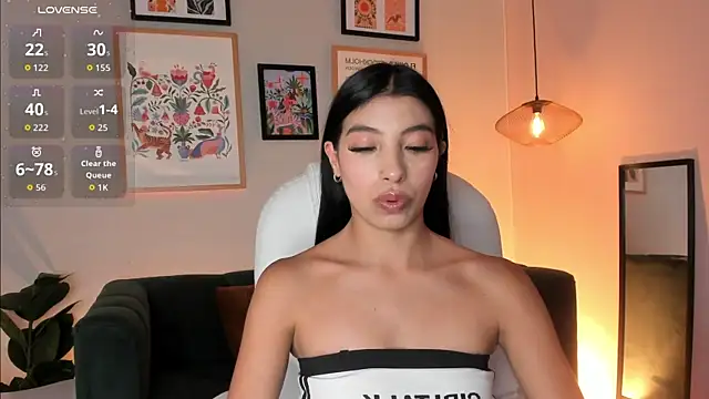 Tiffany_Low webcam