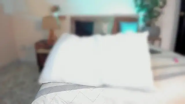 YariRose webcam