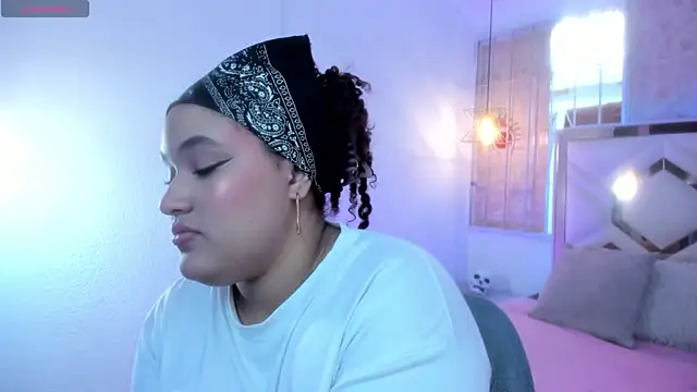 Leyla_Zr webcam
