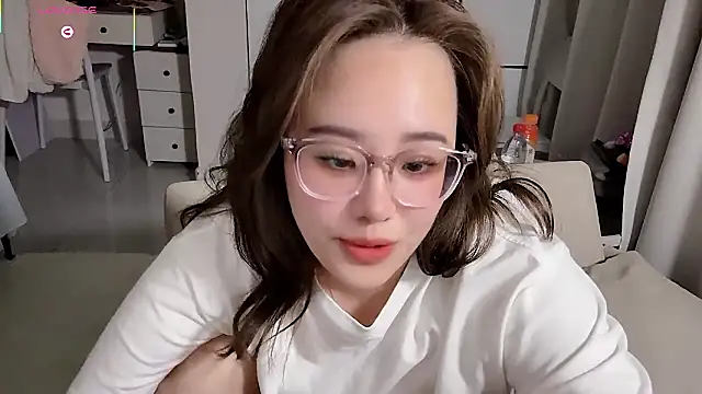 newoneto (Ask my age) - 揉小奶奶