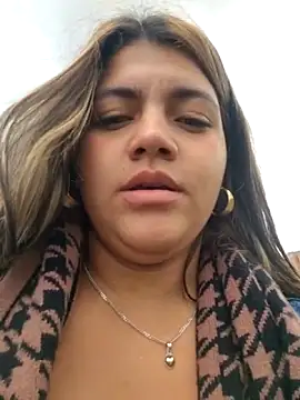 ivy_enjoy (F young) - Remove brac and delimit in public