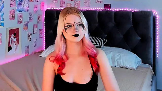 LunariaFox webcam