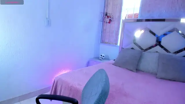 Leyla_Zr webcam