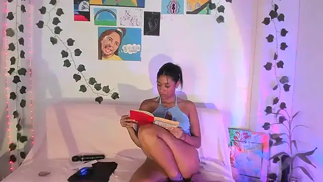 ElectraaJoness webcam