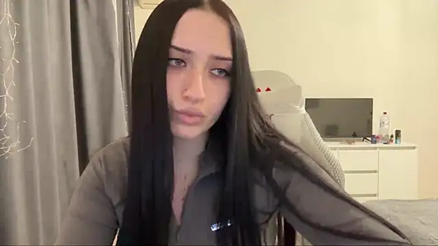 KiraJaydes webcam