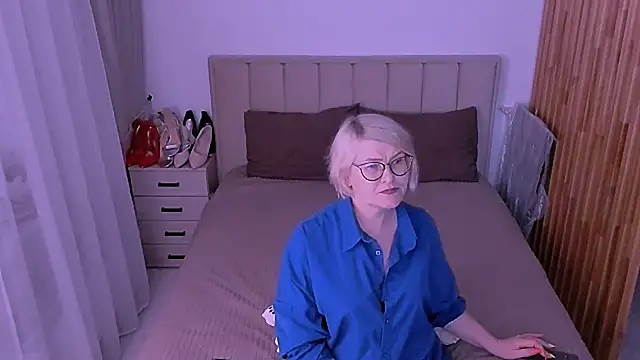 sabrinamacmarren webcam