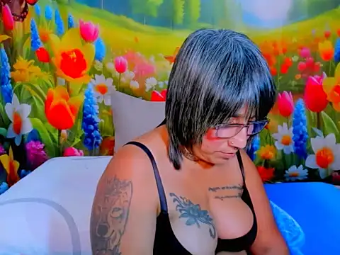 indianroxy webcam