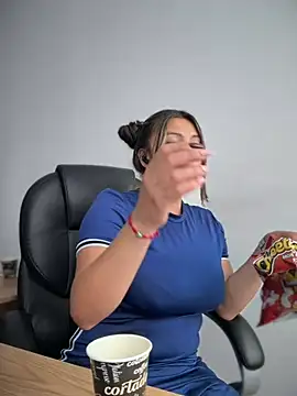 LIZ-06_ webcam