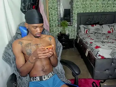 Kofi_exotic_2 webcam