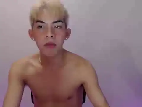 Urhotsilverboy webcam