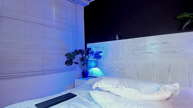 angelina_hilton webcam