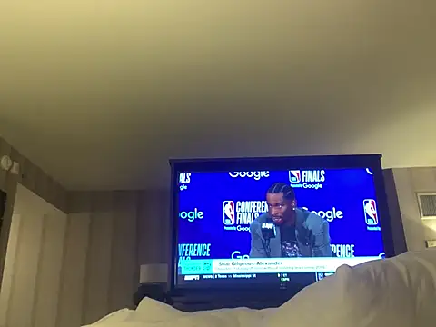 iwantutocum1X webcam