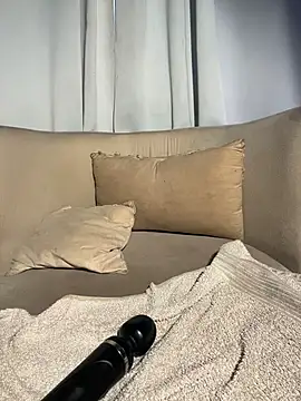 MiaFoxie_ webcam