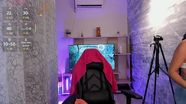 CarolineFyre webcam