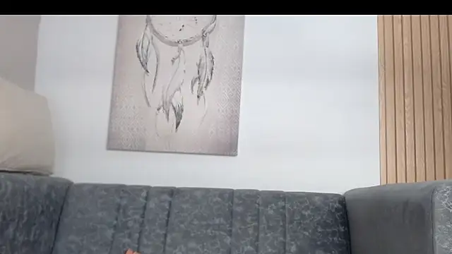 queen_adhara (F teen) - play with pussy