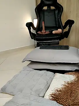 Lia_Hurley webcam