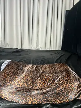 Hugemassivebootie webcam