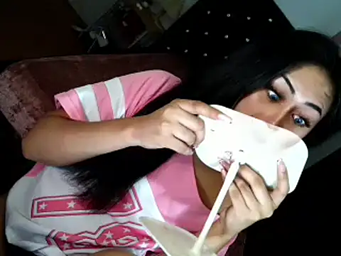 itsme_Dianna webcam