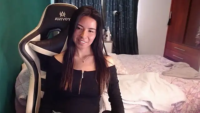 alice_middlee webcam