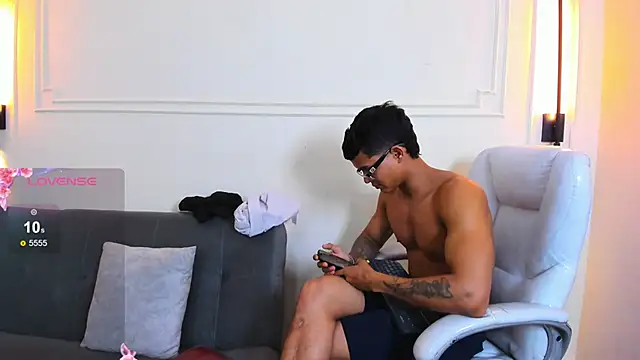 Paradise_boy_s webcam