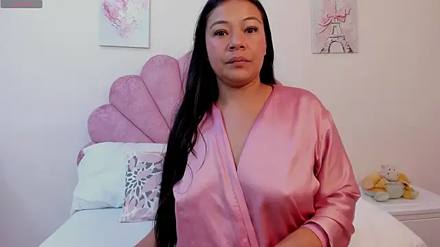 MilaaAdams webcam