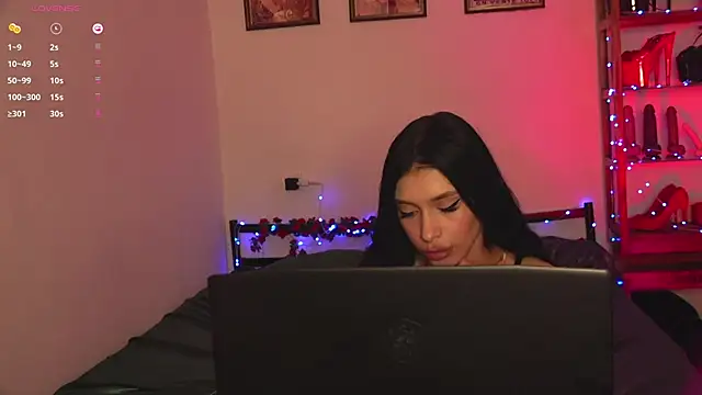 Olivia_Faye webcam