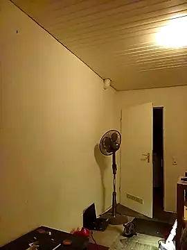AthleticWomenizer2 webcam